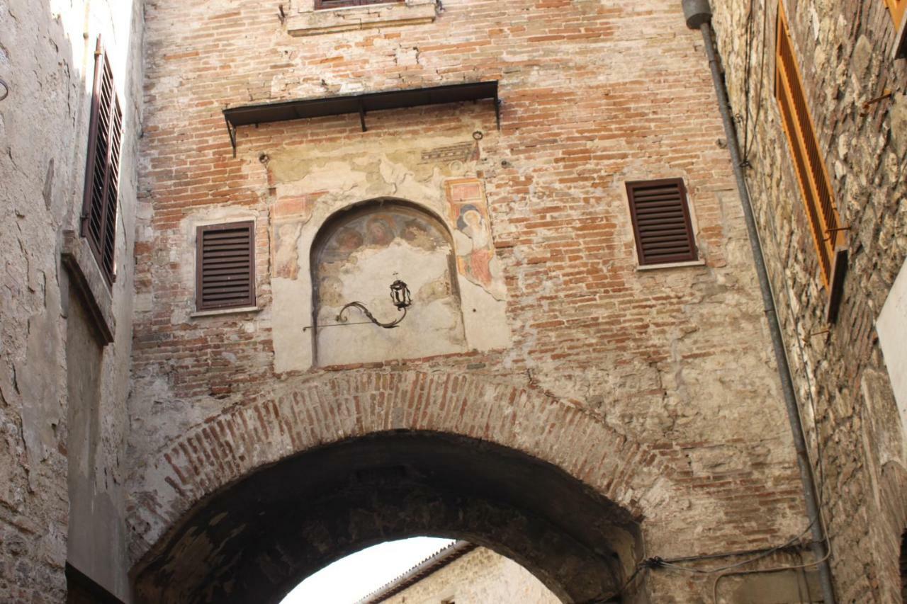 Casa Di Borgo Lägenhet Todi Exteriör bild