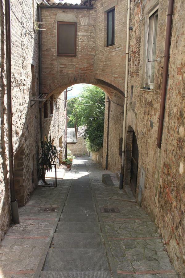 Casa Di Borgo Lägenhet Todi Exteriör bild